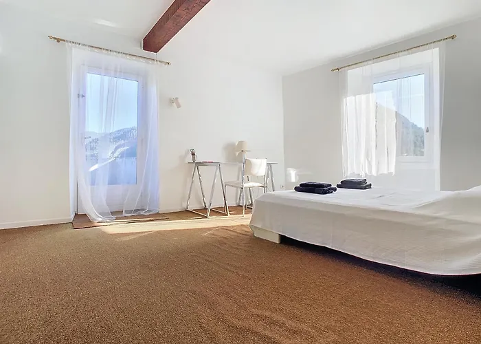 Authenticite, Jardin, Terrasse Et Vue 度假居 *